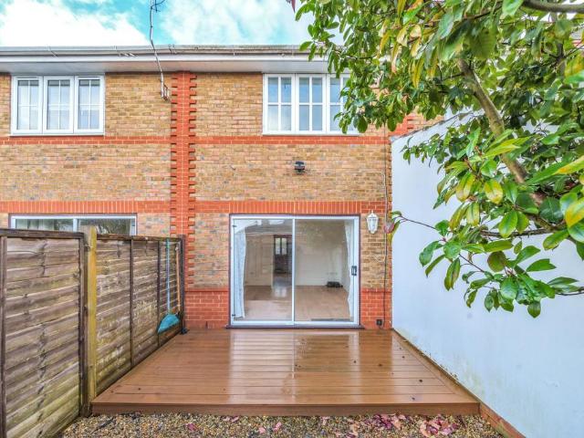 2 bedroom terraced house to rent