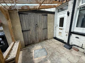 2 bedroom terraced house to rent