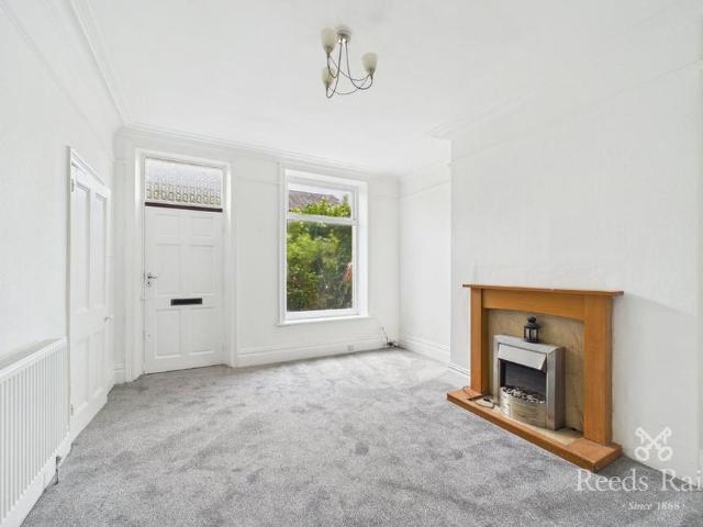 2 bedroom terraced house to rent