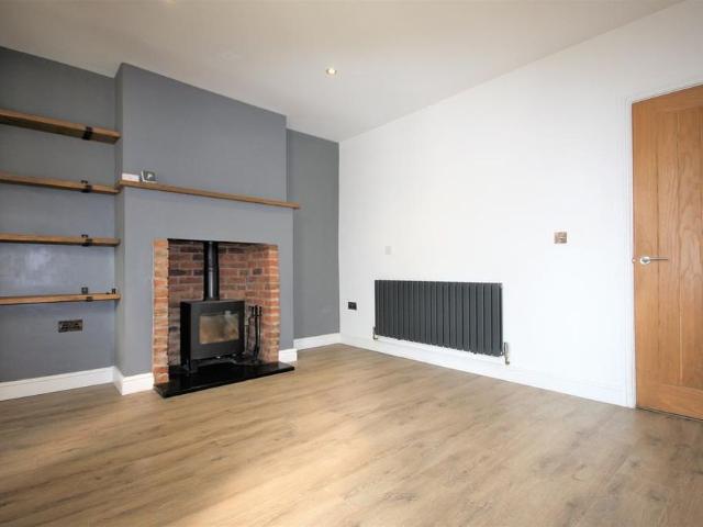2 bedroom terraced house to rent