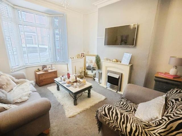 2 bedroom terraced house to rent