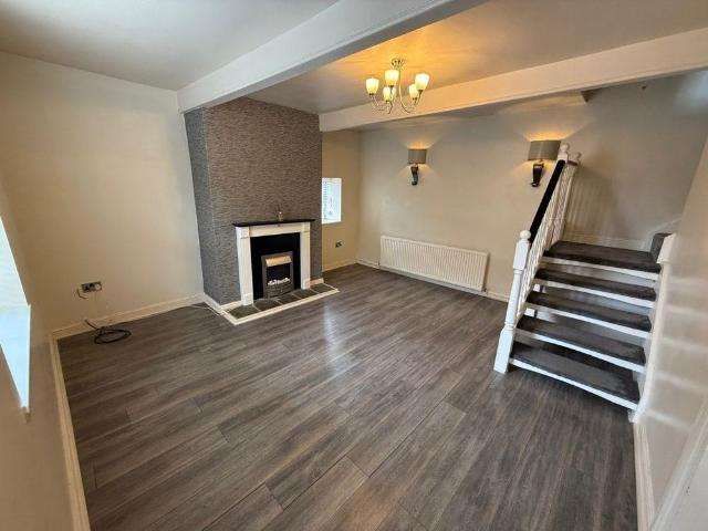 2 bedroom terraced house to rent