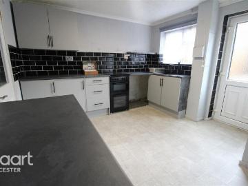 2 bedroom terraced house to rent