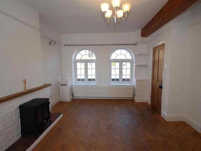 2 bedroom terraced house to rent