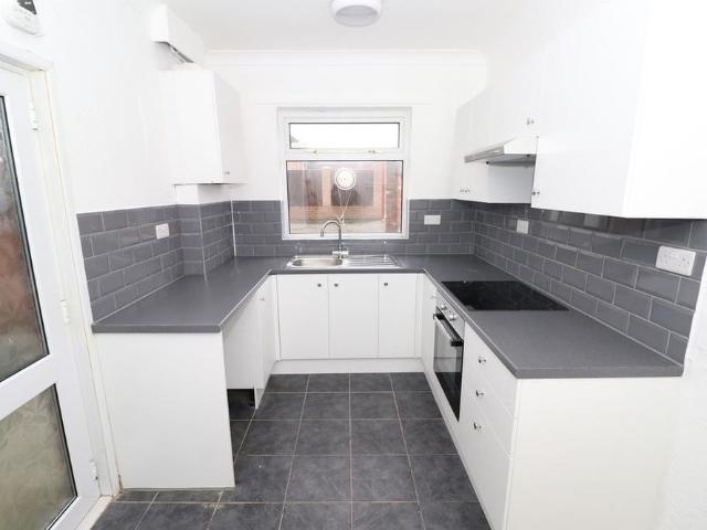 2 bedroom terraced house to rent