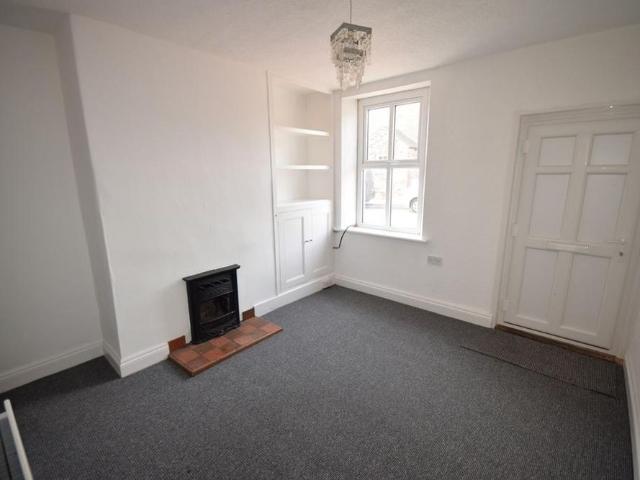 2 bedroom terraced house to rent