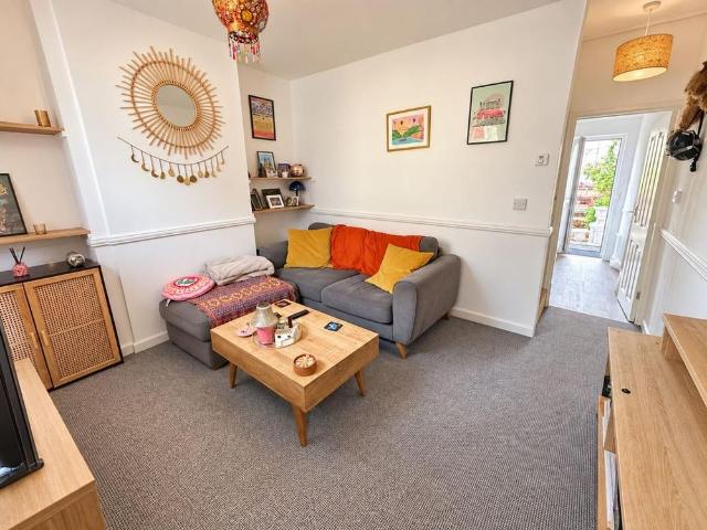 2 bedroom terraced house to rent