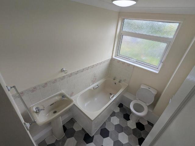 2 bedroom terraced house to rent