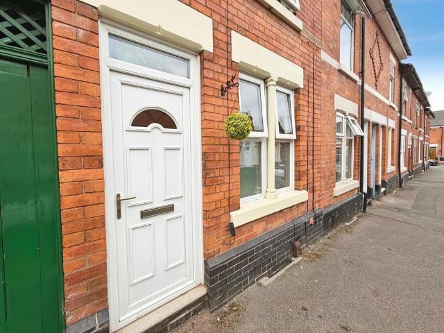 2 bedroom terraced house to rent