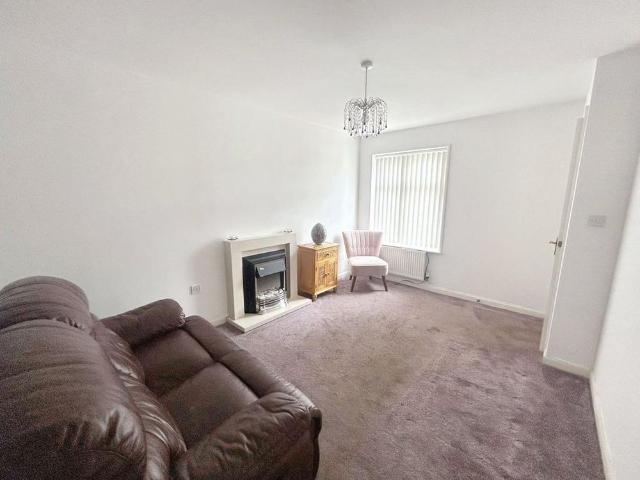 2 bedroom terraced house to rent