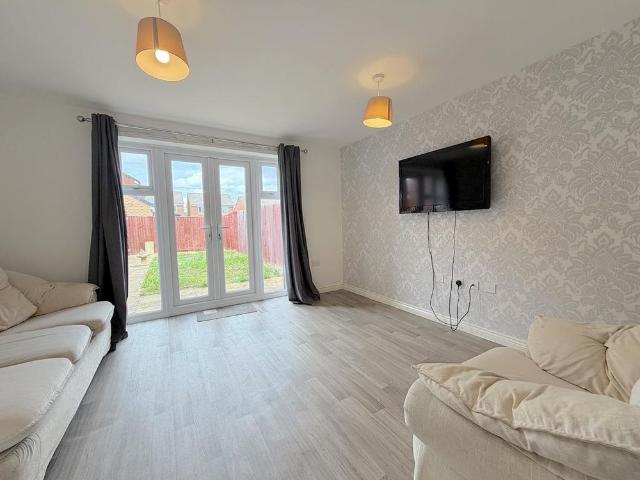 2 bedroom terraced house to rent