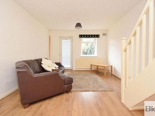 2 bedroom terraced house to rent
