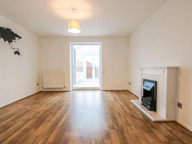 2 bedroom terraced house to rent