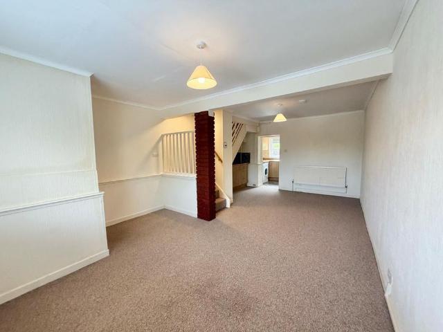 2 bedroom terraced house to rent