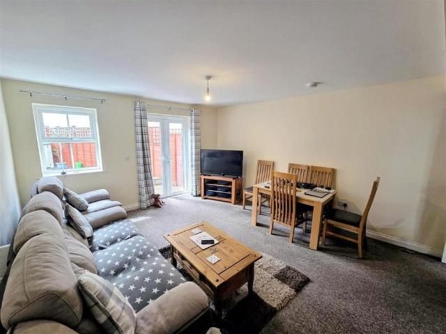 2 bedroom terraced house to rent