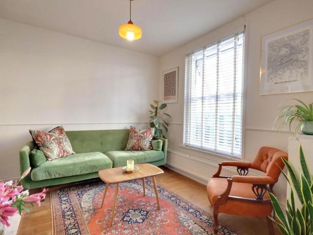 2 bedroom terraced house to rent