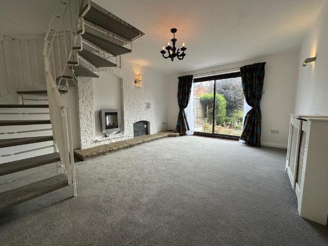 2 bedroom terraced house to rent
