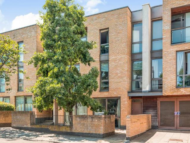 2 bedroom terraced house to rent