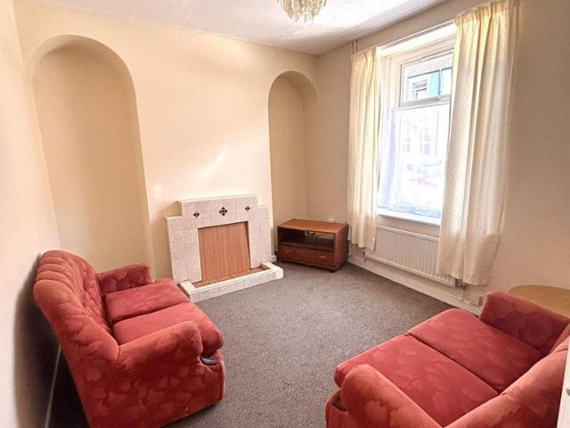 2 bedroom terraced house to rent
