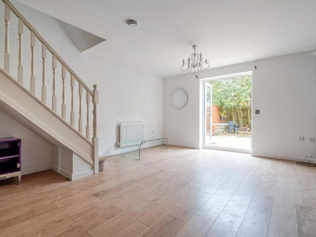 2 bedroom terraced house to rent