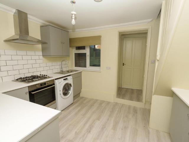 2 bedroom terraced house to rent