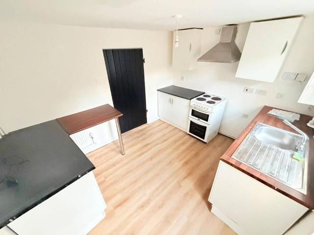 2 bedroom terraced house to rent