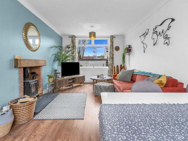2 bedroom terraced house to rent
