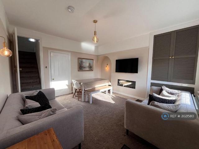 2 bedroom terraced house to rent