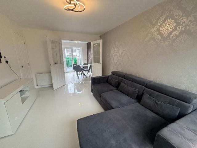 2 bedroom terraced house to rent