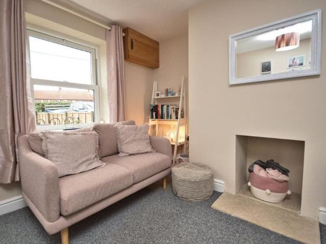 2 bedroom terraced house to rent