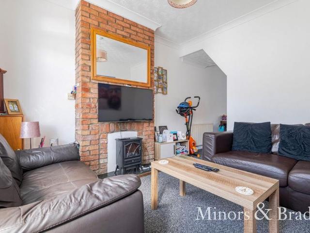 2 bedroom terraced house to rent