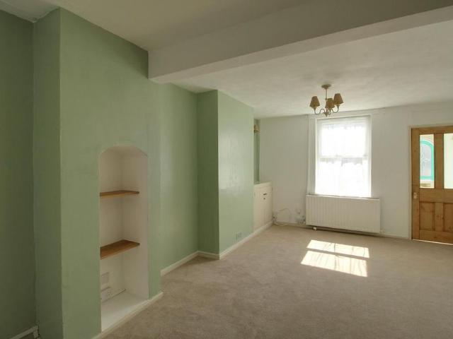 2 bedroom terraced house to rent