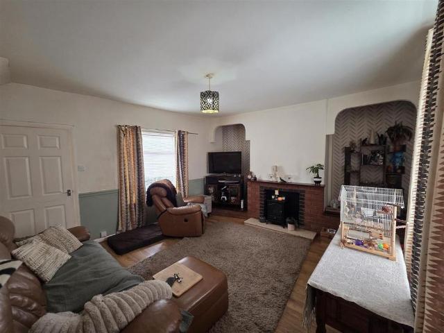 2 bedroom terraced house to rent