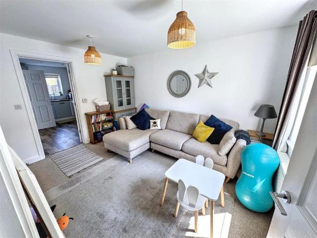 2 bedroom terraced house to rent