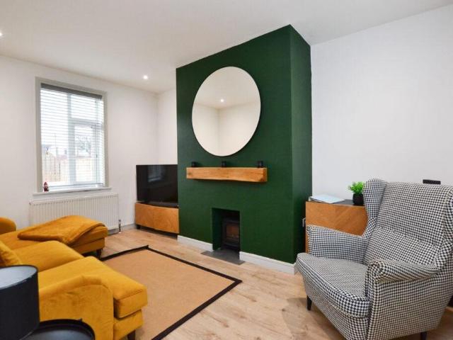 2 bedroom terraced house to rent