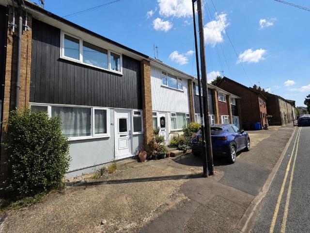 2 bedroom terraced house to rent