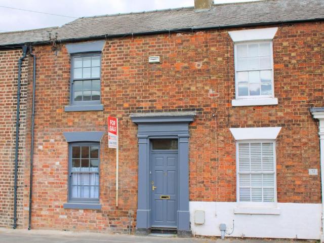 2 bedroom terraced house to rent