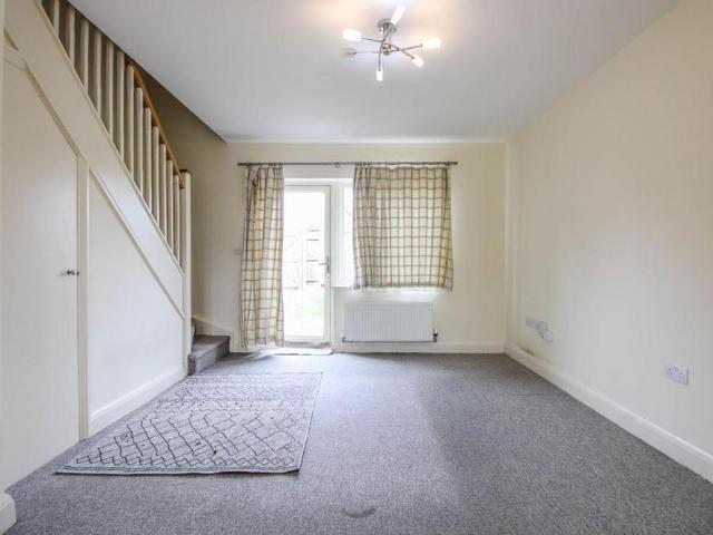 2 bedroom terraced house to rent