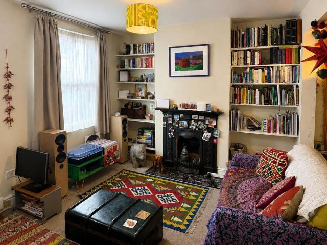 2 bedroom terraced house to rent