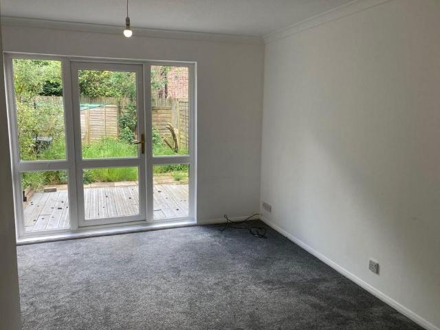 2 bedroom terraced house to rent