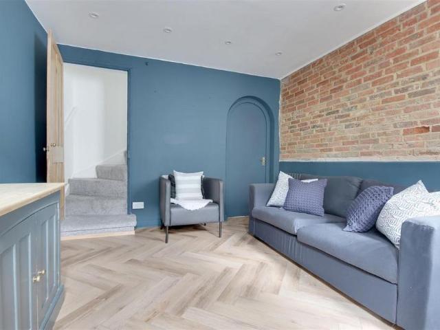 2 bedroom terraced house to rent