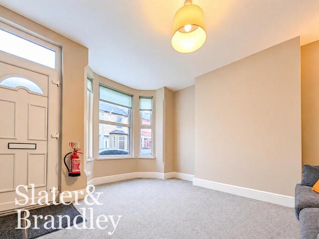 2 bedroom terraced house to rent
