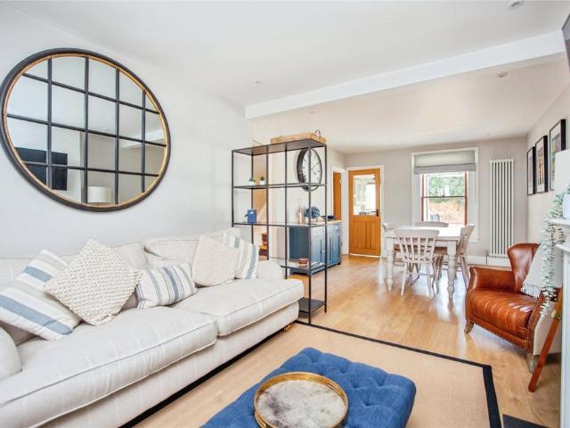2 bedroom terraced house to rent