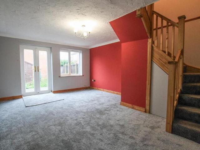 2 bedroom terraced house to rent