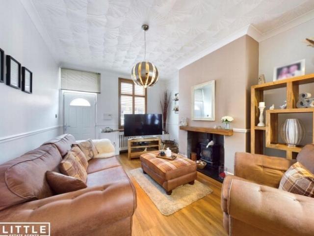 2 bedroom terraced house to rent