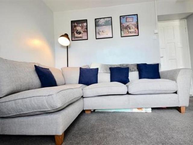 2 bedroom terraced house to rent