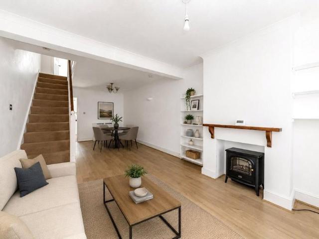 2 bedroom terraced house to rent