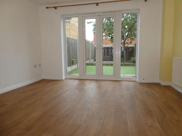 2 bedroom terraced house to rent