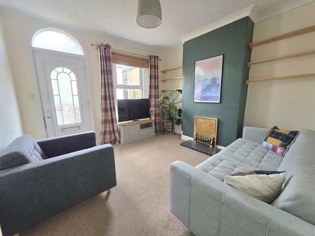 2 bedroom terraced house to rent