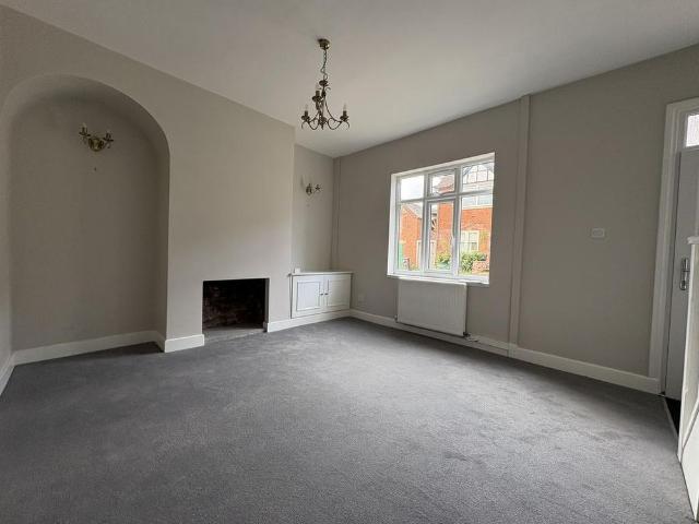2 bedroom terraced house to rent